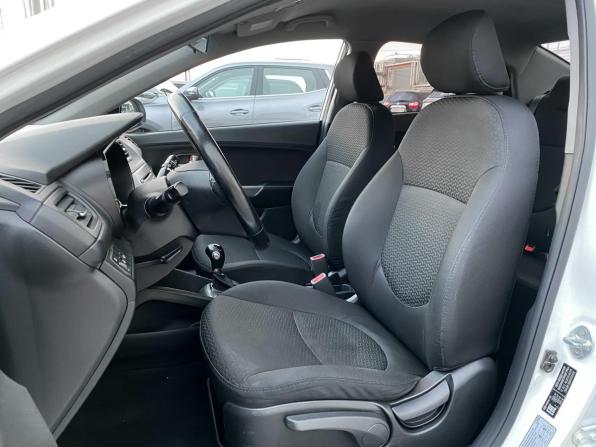 Kia Rio III Рестайлинг с пробегом 2016 года, цена 926 000 рублей, 217756 км, седан, Автокод Объявления