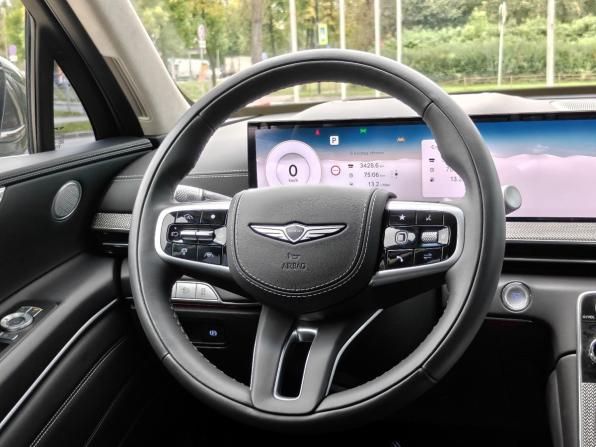 Genesis GV80 I с пробегом 2024 года, цена 9 700 000 рублей, 5700 км, внедорожник, Автокод Объявления