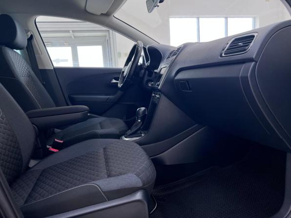 Volkswagen Polo V Рестайлинг с пробегом 2019 года, цена 1 630 000 рублей, 57888 км, седан, Автокод Объявления