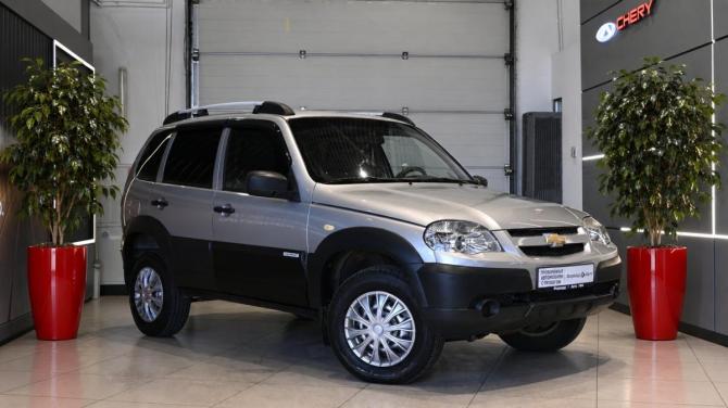 Chevrolet Niva I Рестайлинг с пробегом 2017 года, цена 640 000 рублей, 147000 км, внедорожник, Автокод Объявления