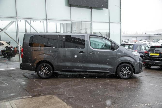 Peugeot Traveller I с пробегом 2018 года, цена 2 398 000 рублей, 71400 км, минивэн, Автокод Объявления