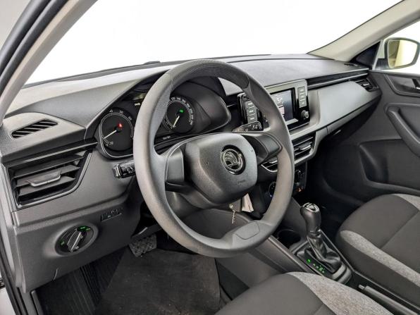 Skoda Rapid II с пробегом 2021 года, цена 1 715 000 рублей, 69993 км, лифтбек, Автокод Объявления