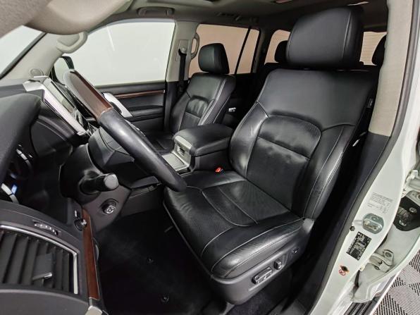 Toyota Land Cruiser 200 Series Рестайлинг 2 с пробегом 2016 года, цена 5 499 000 рублей, 254006 км, внедорожник, Автокод Объявления