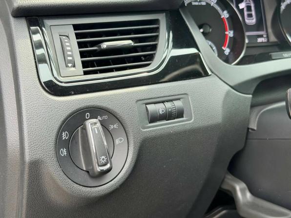 Skoda Rapid I Рестайлинг с пробегом 2018 года, цена 1 499 000 рублей, 28000 км, лифтбек, Автокод Объявления