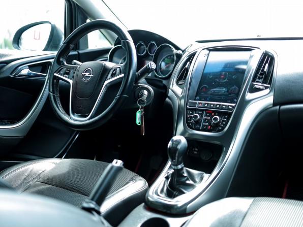 Opel Astra J с пробегом 2012 года, цена 719 000 рублей, 141000 км, универсал, Автокод Объявления