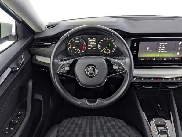 Skoda Octavia IV (A8) с пробегом 2021 года, цена 2 500 000 рублей, 48065 км, лифтбек, Автокод Объявления