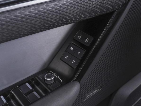 Land Rover Range Rover Velar I с пробегом 2022 года, цена 6 999 000 рублей, 27252 км, внедорожник, Автокод Объявления