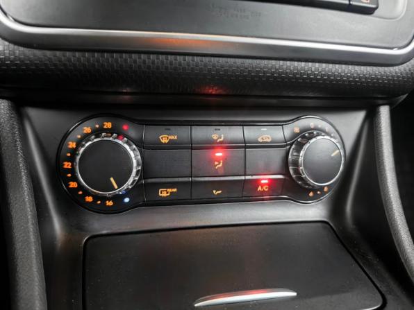 Mercedes-Benz A-Класс III (W176) с пробегом 2014 года, цена 1 170 000 рублей, 176871 км, хэтчбек, Автокод Объявления