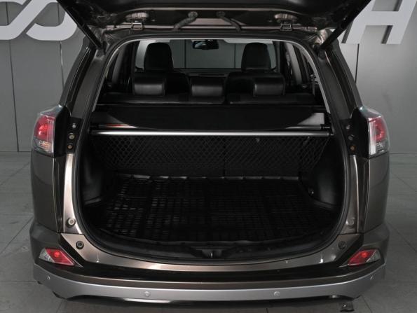 Toyota RAV4 IV (XA40) Рестайлинг с пробегом 2017 года, цена 2 379 000 рублей, 195205 км, внедорожник, Автокод Объявления