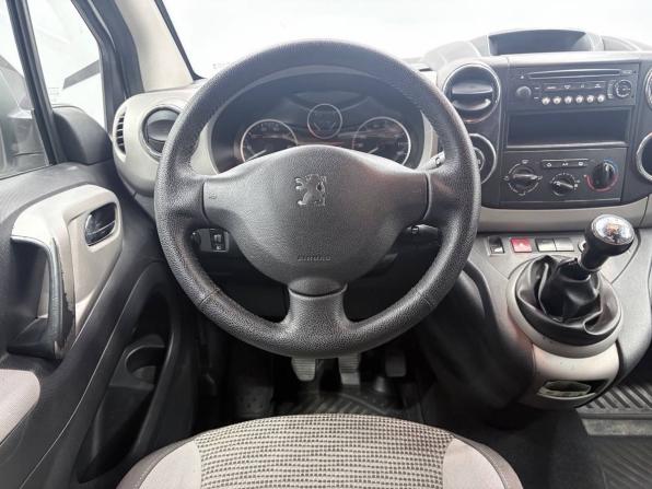 Peugeot Partner II с пробегом 2011 года, цена 729 900 рублей, 229605 км, компактвэн, Автокод Объявления