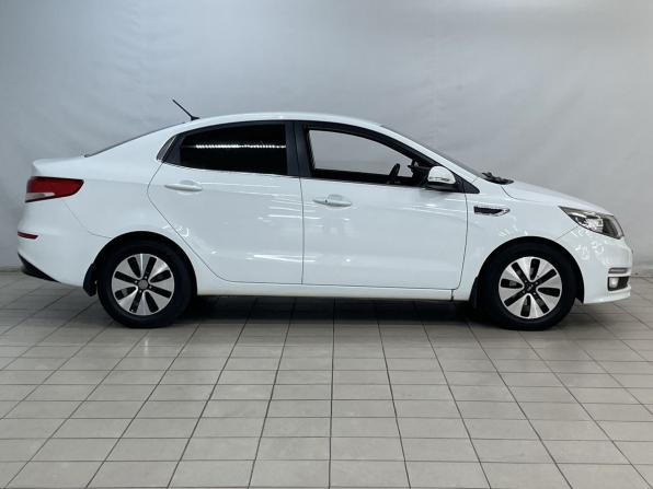 Kia Rio III Рестайлинг с пробегом 2016 года, цена 1 159 000 рублей, 98847 км, седан, Автокод Объявления