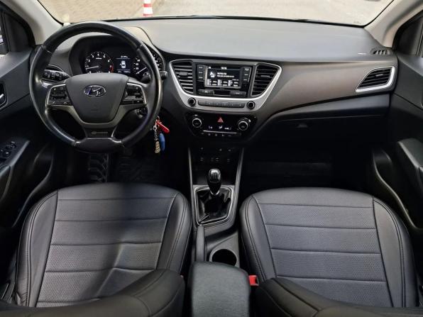 Hyundai Solaris II с пробегом 2017 года, цена 953 000 рублей, 170341 км, седан, Автокод Объявления