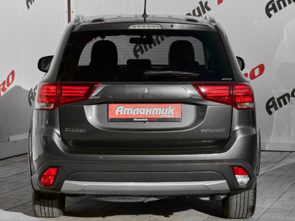 Mitsubishi Outlander III Рестайлинг 2 с пробегом 2015 года, цена 1 780 000 рублей, 193704 км, внедорожник, Автокод Объявления
