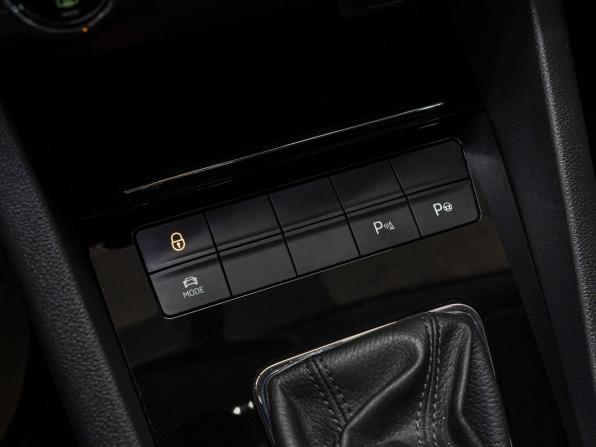 Skoda Octavia III (A7) Рестайлинг с пробегом 2020 года, цена 2 350 000 рублей, 125163 км, лифтбек, Автокод Объявления