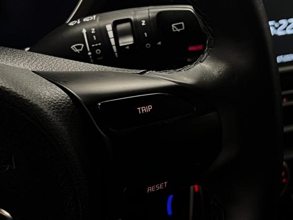 Kia Rio IV Рестайлинг с пробегом 2020 года, цена 1 555 000 рублей, 85740 км, хэтчбек, Автокод Объявления