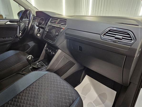 Volkswagen Tiguan II с пробегом 2019 года, цена 2 680 000 рублей, 61497 км, внедорожник, Автокод Объявления