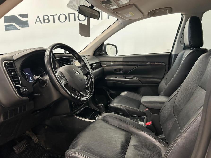 Mitsubishi Outlander III Рестайлинг 2 Санкт-Петербург  - изображение 16