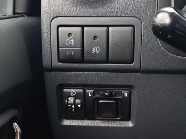 Suzuki Jimny III Рестайлинг 2 с пробегом 2013 года, цена 1 390 000 рублей, 120000 км, внедорожник, Автокод Объявления