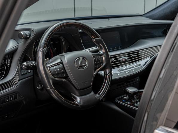 Lexus LS V с пробегом 2018 года, цена 5 950 000 рублей, 103761 км, седан, Автокод Объявления