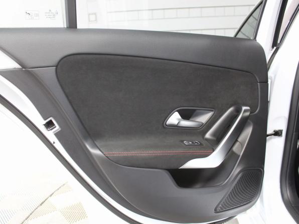 Mercedes-Benz A-Класс IV (W177) с пробегом 2021 года, цена 2 420 000 рублей, 131701 км, седан, Автокод Объявления