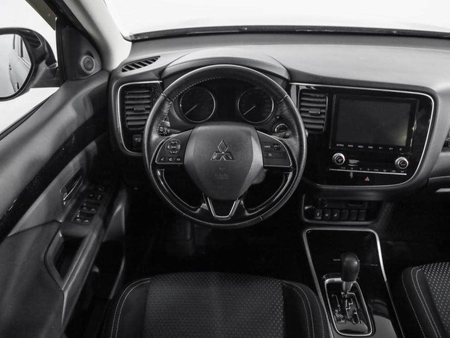 Mitsubishi Outlander III Рестайлинг 3 Санкт-Петербург  - изображение 12