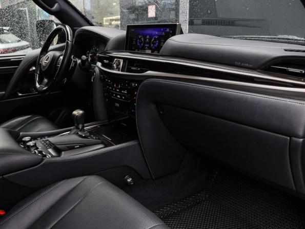 Lexus LX III Рестайлинг 2 с пробегом 2018 года, цена 10 990 000 рублей, 35821 км, внедорожник, Автокод Объявления