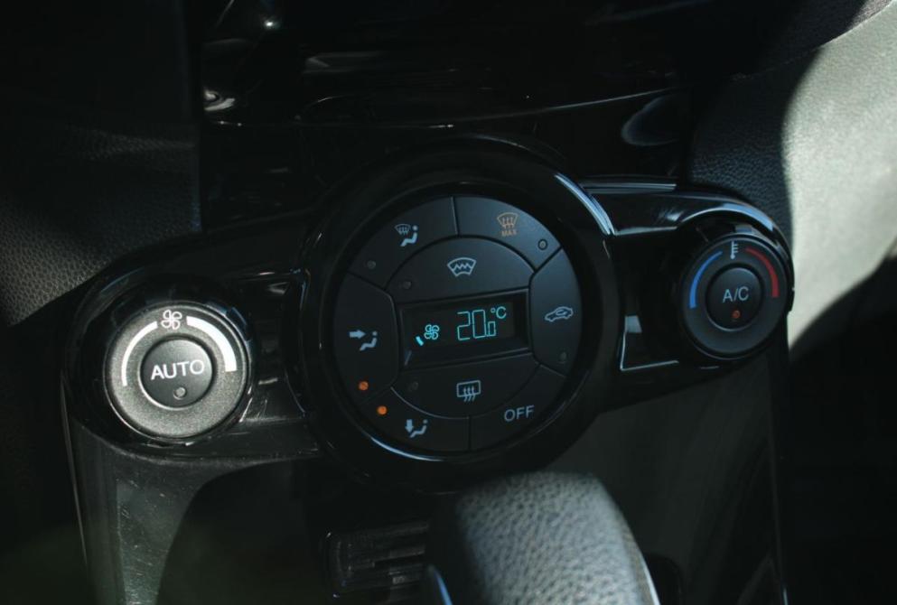 Ford Fiesta Mk6 Рестайлинг Саратов  - изображение 19