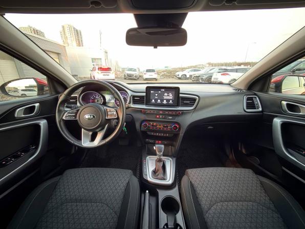 Kia Ceed III с пробегом 2018 года, цена 1 365 000 рублей, 163000 км, хэтчбек, Автокод Объявления