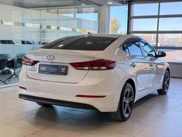 Hyundai Elantra VI (AD) с пробегом 2018 года, цена 1 765 000 рублей, 105559 км, седан, Автокод Объявления