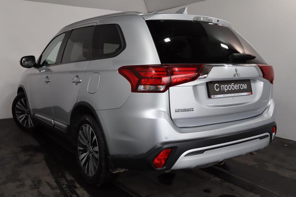 Mitsubishi Outlander III Рестайлинг 3 Санкт-Петербург  - изображение 4
