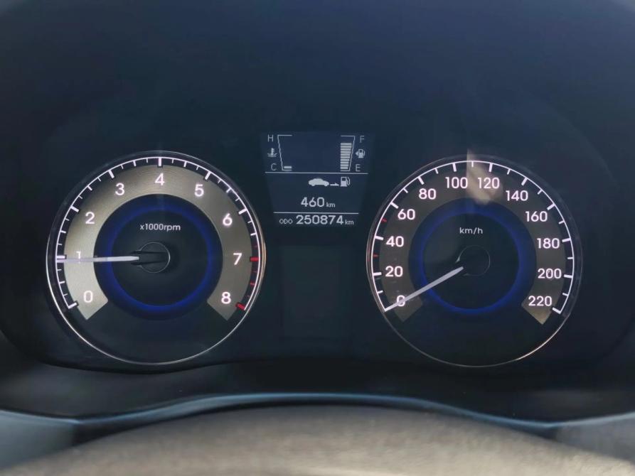 Hyundai Solaris I Санкт-Петербург  - изображение 10