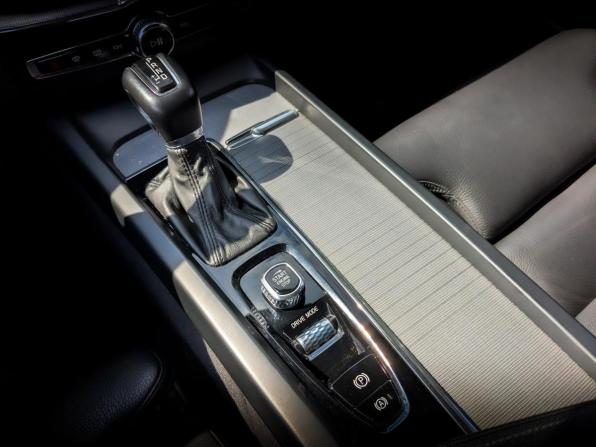 Volvo XC60 II с пробегом 2018 года, цена 3 150 000 рублей, 120630 км, внедорожник, Автокод Объявления