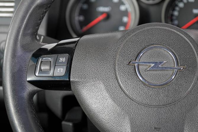 Opel Zafira B Рестайлинг с пробегом 2011 года, цена 729 000 рублей, 213050 км, компактвэн, Автокод Объявления