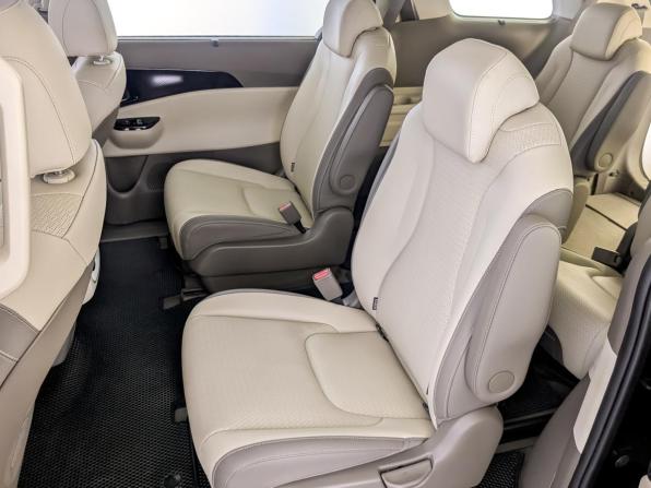 Kia Carnival IV с пробегом 2023 года, цена 4 590 000 рублей, 31601 км, минивэн, Автокод Объявления