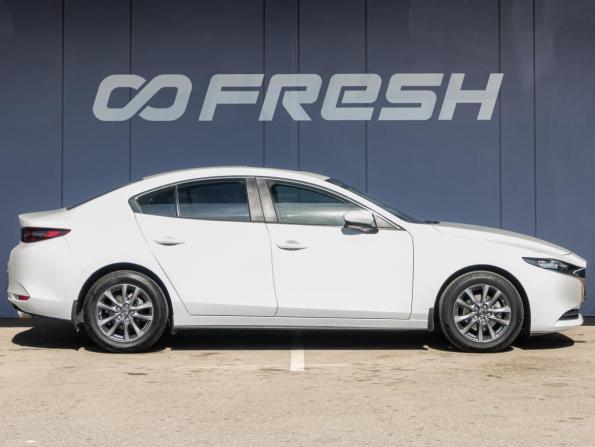 Mazda 3 IV (BP) с пробегом 2021 года, цена 1 900 000 рублей, 64971 км, седан, Автокод Объявления