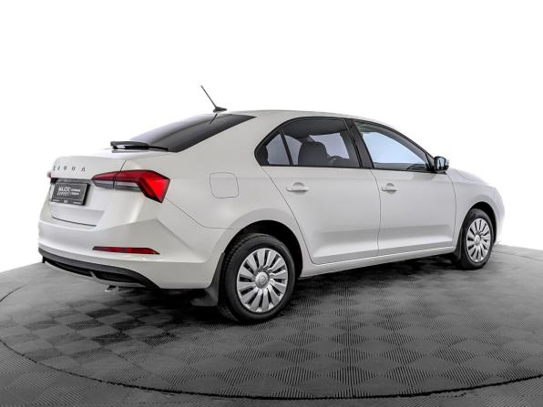 Skoda Rapid II с пробегом 2022 года, цена 1 600 000 рублей, 93487 км, лифтбек, Автокод Объявления