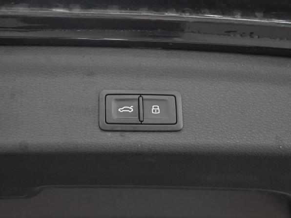 Audi Q3 II (F3) с пробегом 2018 года, цена 2 950 000 рублей, 154328 км, внедорожник, Автокод Объявления