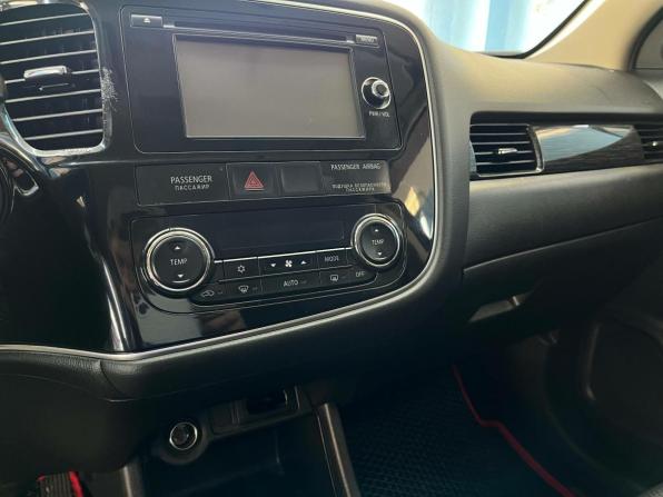 Mitsubishi Outlander III Рестайлинг 2 с пробегом 2015 года, цена 1 721 000 рублей, 219060 км, внедорожник, Автокод Объявления