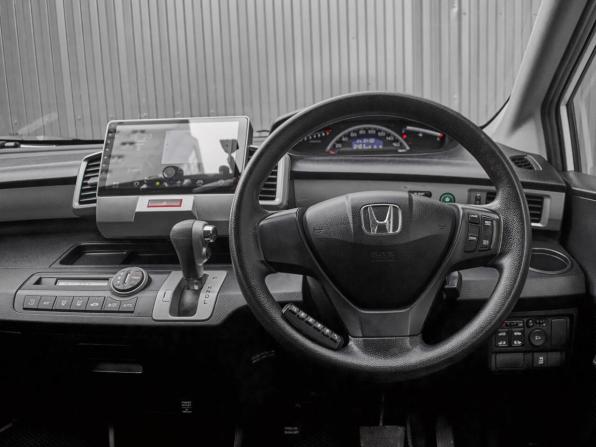 Honda Freed I с пробегом 2011 года, цена 1 050 000 рублей, 154180 км, компактвэн, Автокод Объявления