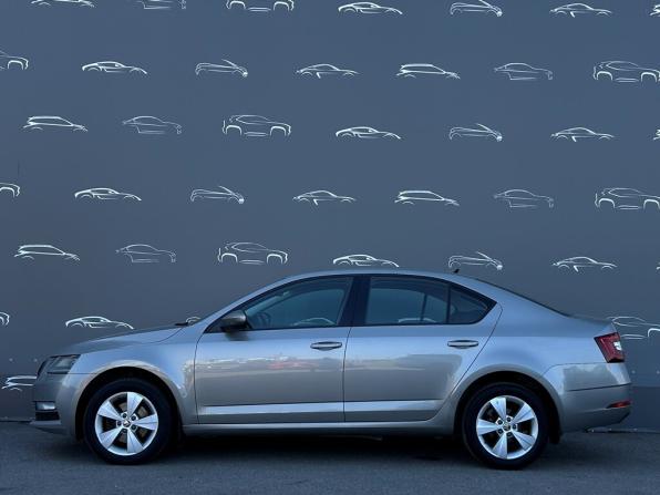 Skoda Octavia III (A7) Рестайлинг с пробегом 2017 года, цена 1 468 700 рублей, 184423 км, лифтбек, Автокод Объявления