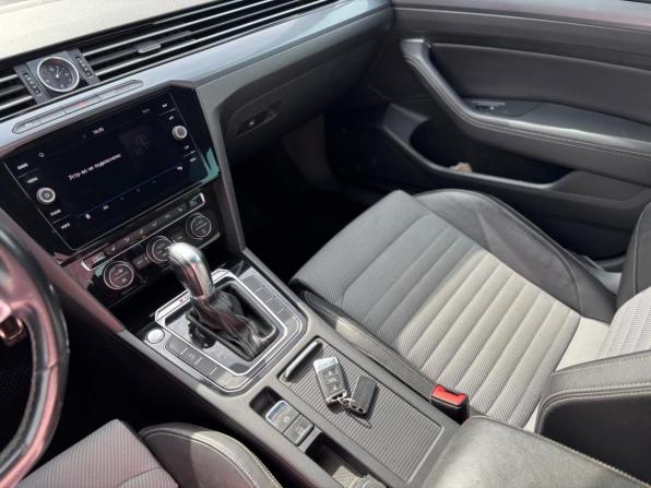 Volkswagen Passat B8 с пробегом 2019 года, цена 2 195 000 рублей, 241690 км, универсал, Автокод Объявления