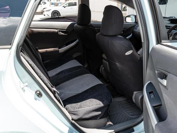 Toyota Prius III (XW30) с пробегом 2011 года, цена 1 365 000 рублей, 175556 км, лифтбек, Автокод Объявления