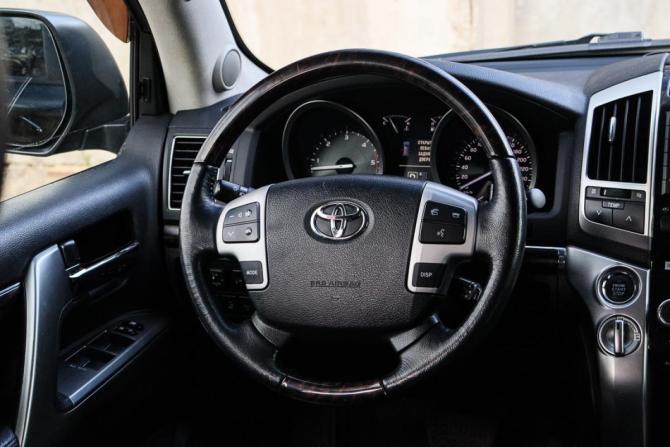 Toyota Land Cruiser 200 Series Рестайлинг 1 с пробегом 2014 года, цена 3 550 000 рублей, 208322 км, внедорожник, Автокод Объявления