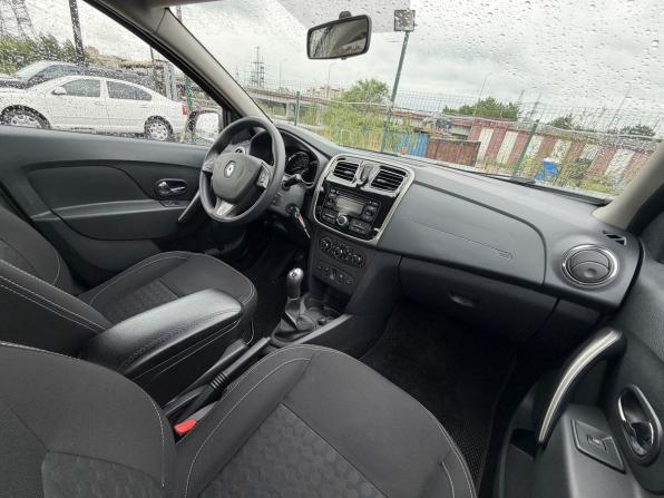 Renault Logan II с пробегом 2015 года, цена 929 000 рублей, 26185 км, седан, Автокод Объявления