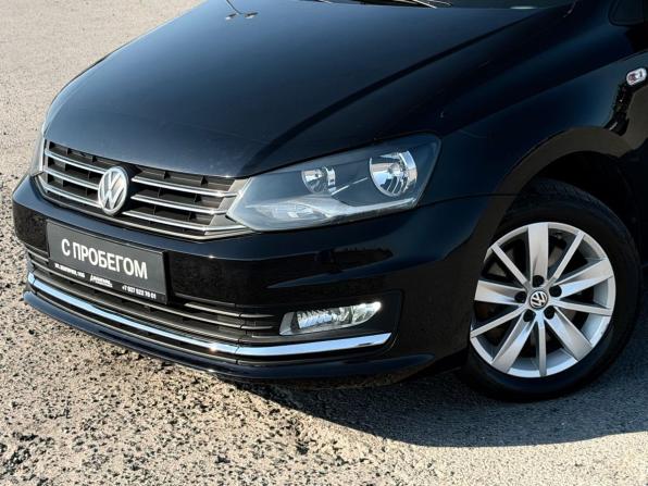 Volkswagen Polo V Рестайлинг с пробегом 2015 года, цена 1 099 000 рублей, 115000 км, седан, Автокод Объявления