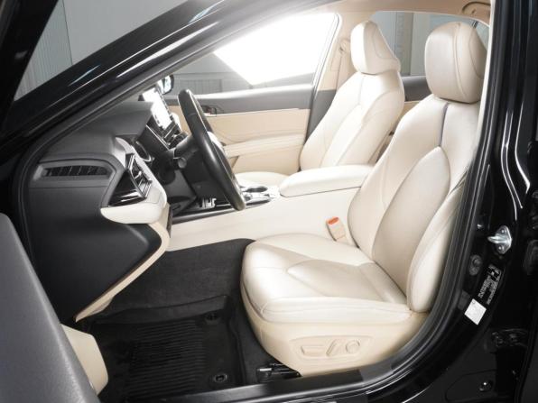 Toyota Camry VIII (XV70) Рестайлинг с пробегом 2021 года, цена 3 685 000 рублей, 50794 км, седан, Автокод Объявления