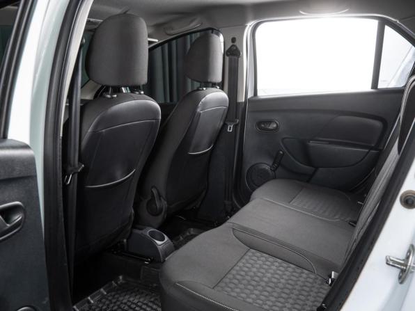 Renault Logan II с пробегом 2017 года, цена 870 000 рублей, 122238 км, седан, Автокод Объявления
