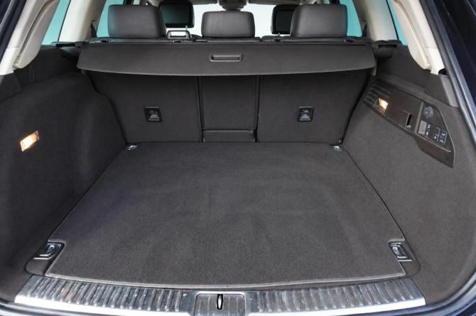 Volkswagen Touareg II с пробегом 2011 года, цена 1 900 000 рублей, 283173 км, внедорожник, Автокод Объявления