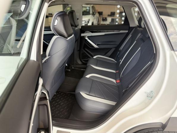 Geely Atlas II с пробегом 2024 года, цена 3 140 000 рублей, 8000 км, внедорожник, Автокод Объявления