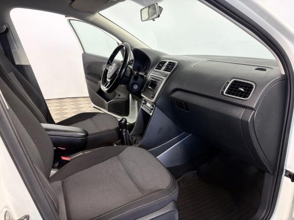 Volkswagen Polo V Рестайлинг с пробегом 2015 года, цена 1 135 000 рублей, 142363 км, седан, Автокод Объявления